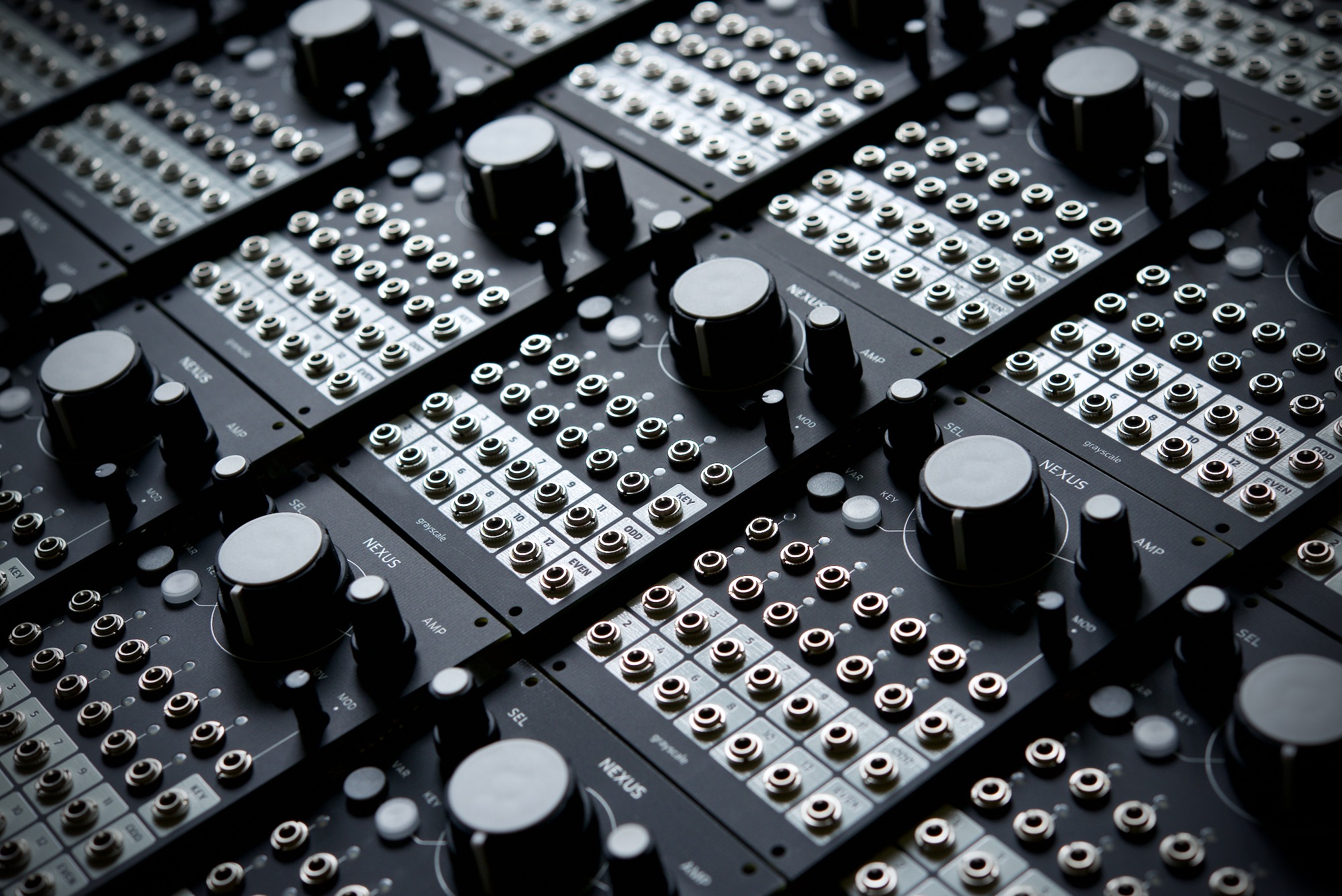 Grayscale Nexus, black front panel